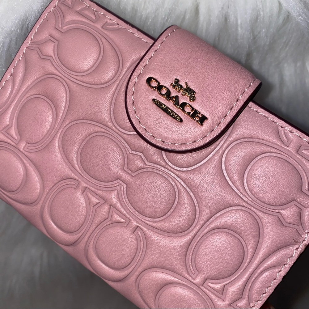 Coach 💗 Medium Corner Zip Wallet In Signature Leather New Pink Petal